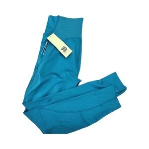 ALL IN MOTION Woman's High-Rise Leggings with Zipper Pockets